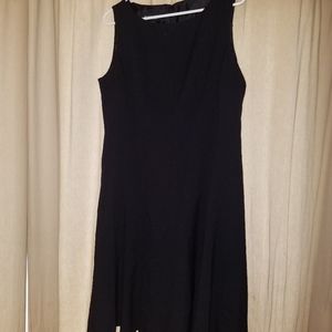 Black sleeveless dress